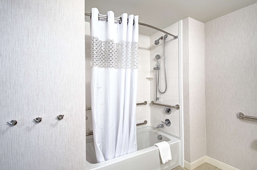 Hampton Inn Boston Westborough - photo 23