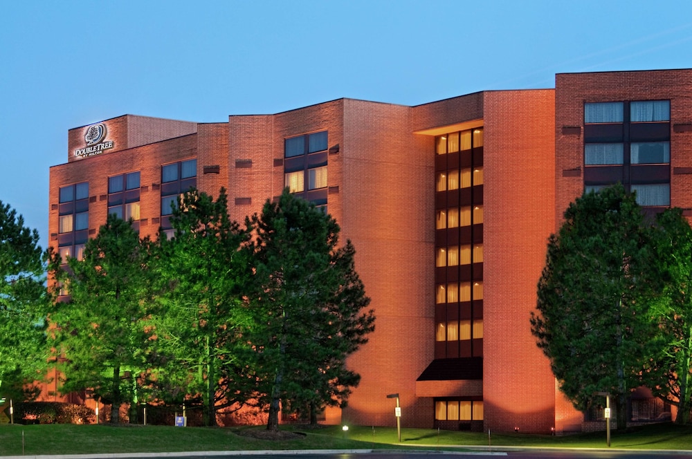 DoubleTree by Hilton Lisle Naperville in Naperville, United States