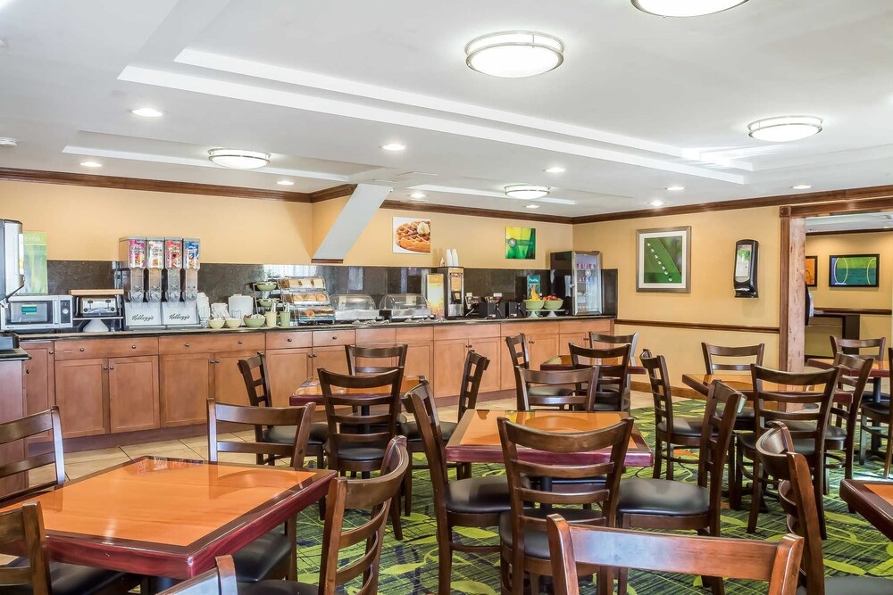 Quality Inn Spring Valley Nanuet - photo 35