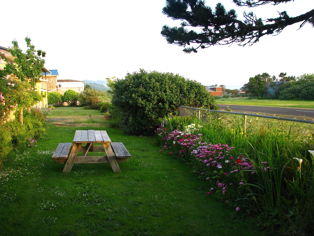 Pacific City Inn - photo 34