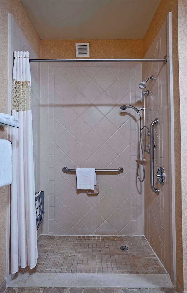 Hampton Inn & Suites Rockland - photo 35