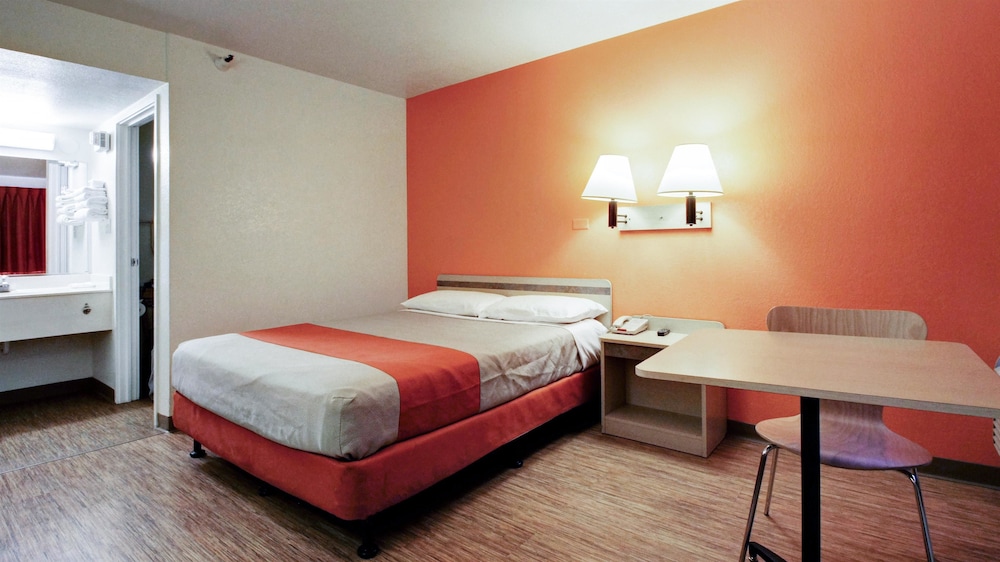 Super 8 by Wyndham Woods Cross Salt Lake City North - photo 14