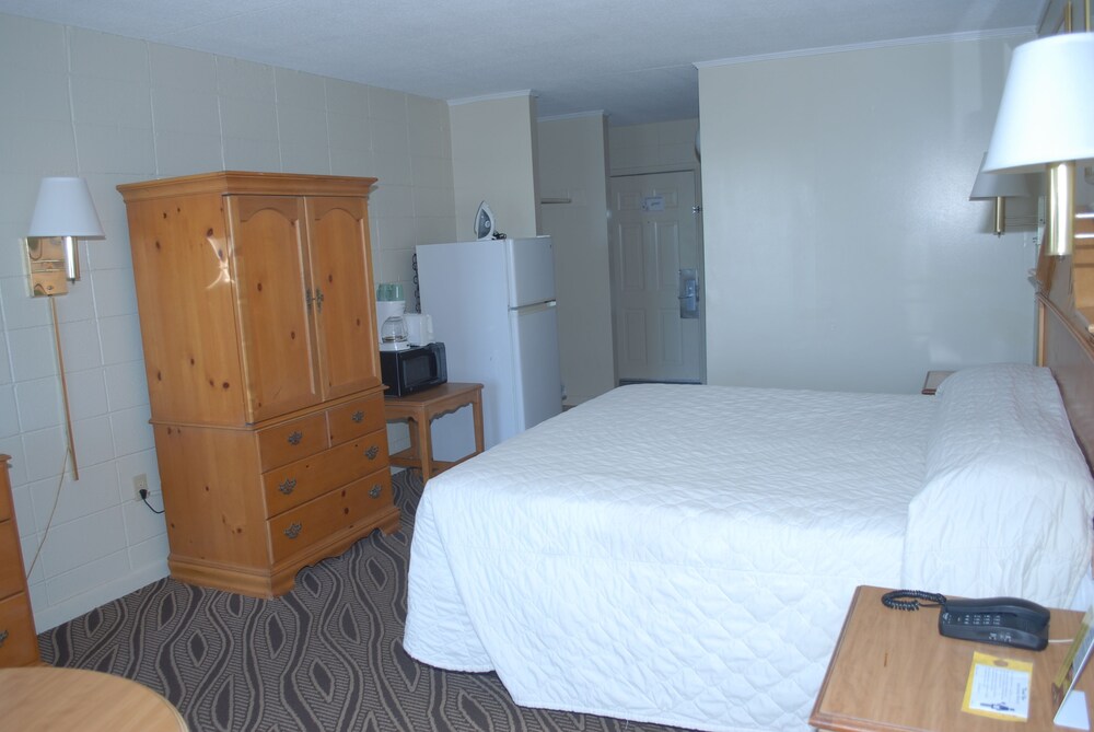 Admiral Motor Inn - photo 13