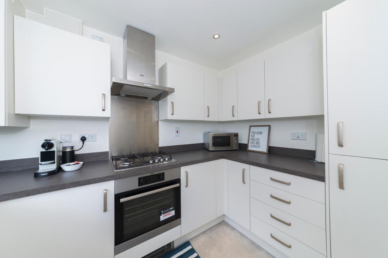 Greenfield Modern 3br Home Southcote Lane Reading
