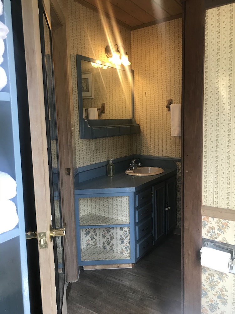 Historic Windsor Hotel - photo 27