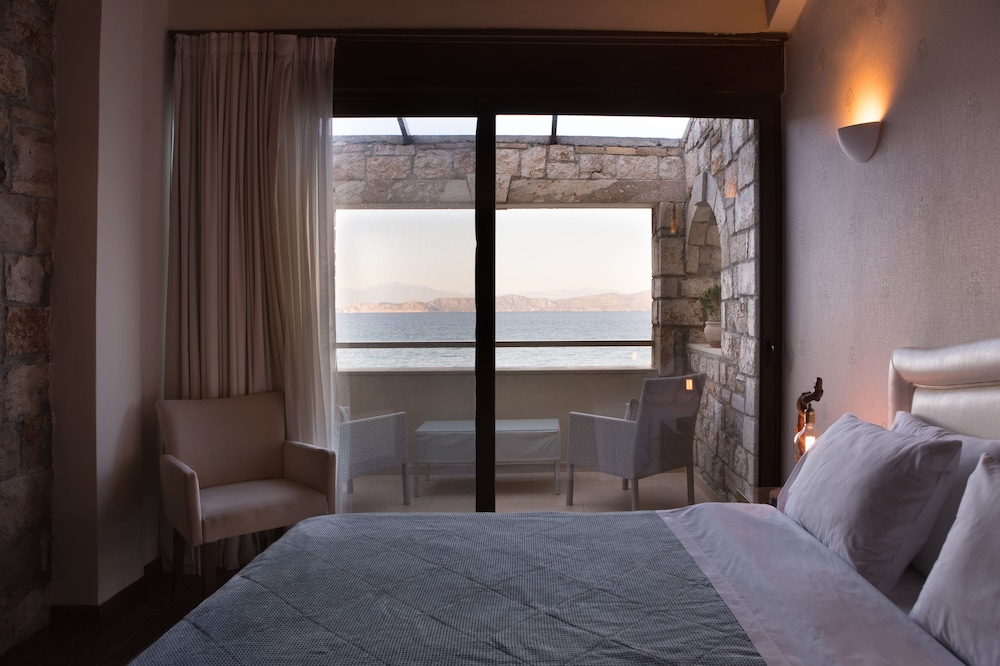 Enalio Suites — Korinthos — photo 4