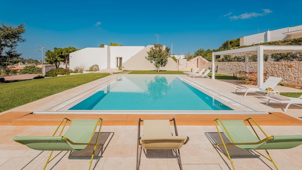 Villa Bellina 6 Emma Villas — 4-Star Luxury Hotel in Ostuni, Italy