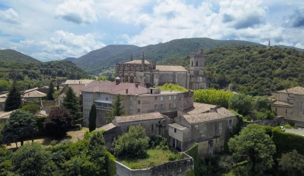 Gîte d'étape et de groupe du Clos Saint Roch — hotel in Viviers