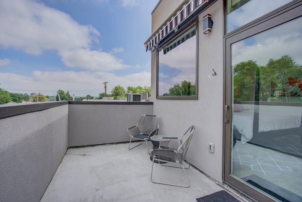 3BR Modern Marveldowntown Customprivate Balcony - photo 44