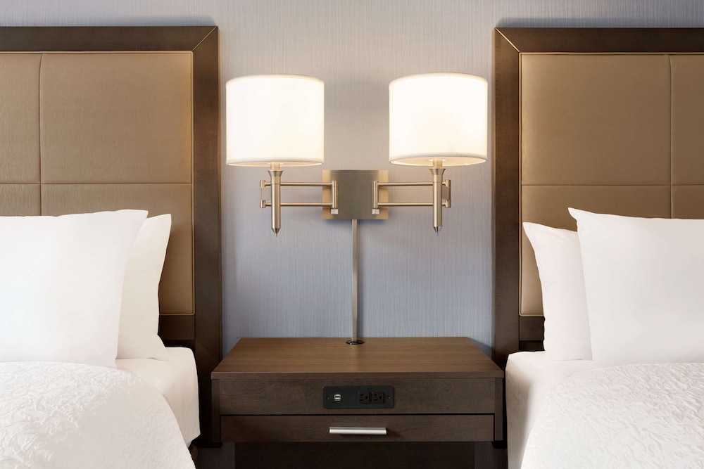 Hampton Inn & Suites Seattle Renton - photo 7