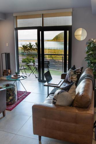 Stylish 1 bedroom Eastpoint — 4-Star Luxury Hotel in Durban, South Africa