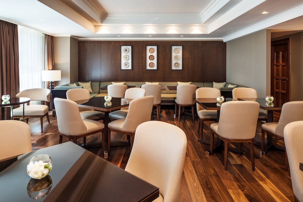 מזון ומשקאות