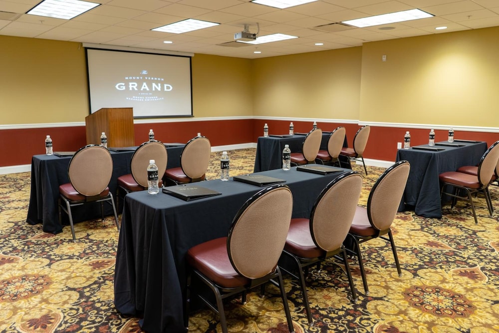 The Mount Vernon Grand Hotel - photo 29