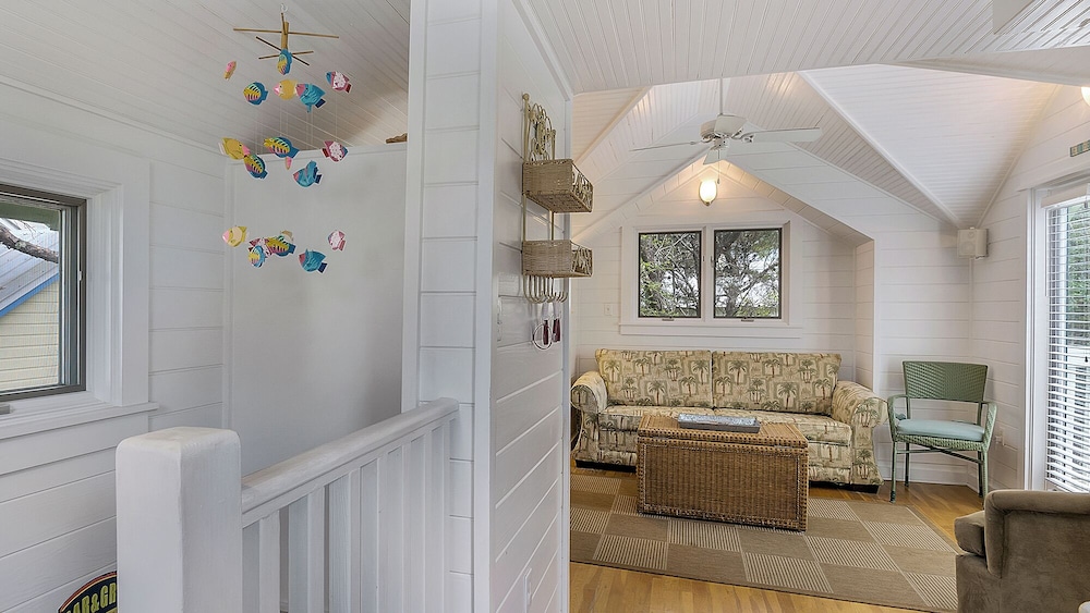 Located in Seaside Sleeps 4 - last minute hotel in Unknown City