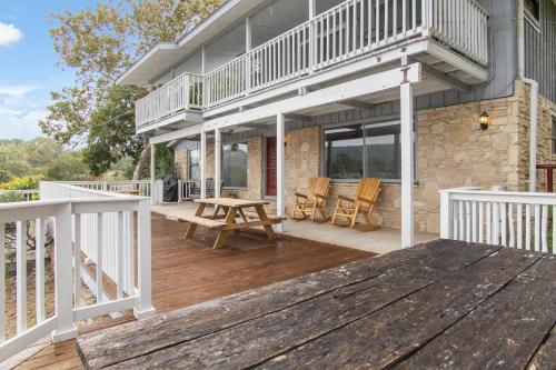 Indian Springs Lakehouse in Bandera, United States
