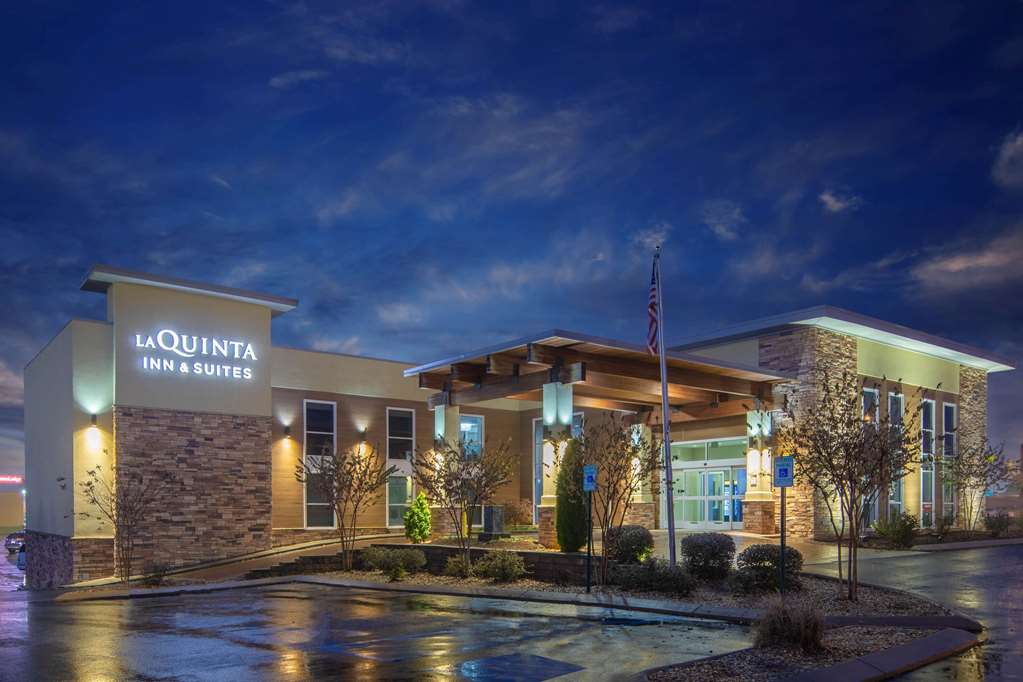La Quinta Inn & Suites by Wyndham Chattanooga East Ridge - featured photo
