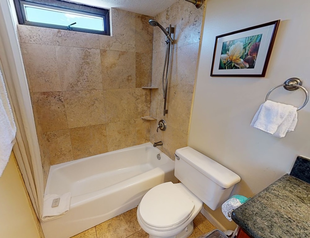 Waikiki Banyan Condo Located One Block From Waikiki Beach by Koko Resort Vacation Rentals - photo 111