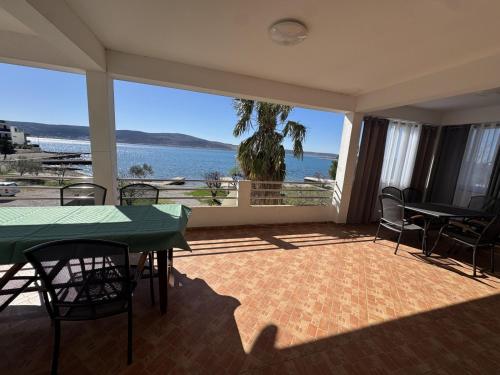 Apartment in Seline with sea view terrace WiFi washing machine 4209 2 — 4-Star Luxury Hotel in Starigrad, Croatia