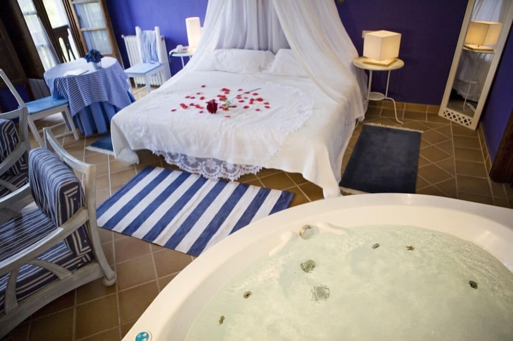 Hotel Rural La Llosa de Fombona in Luanco, Spain