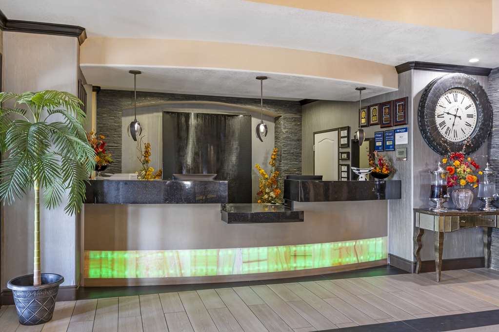Best Western Plus Emerald Inn & Suites - photo 36