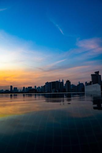Infinite Pool Room in Kuala Lumpur — 4-Star Luxury Hotel in Kuala Lumpur, Malaysia
