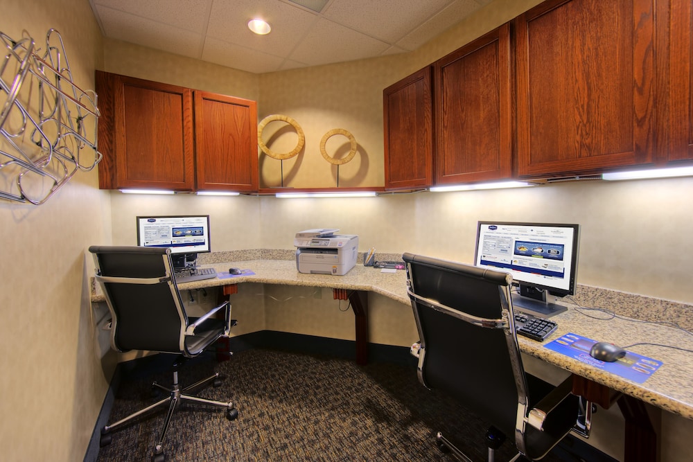 Hampton Inn & Suites Ridgecrest - photo 47