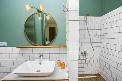 Wehost Apartment On site Pool & Gym Not Included