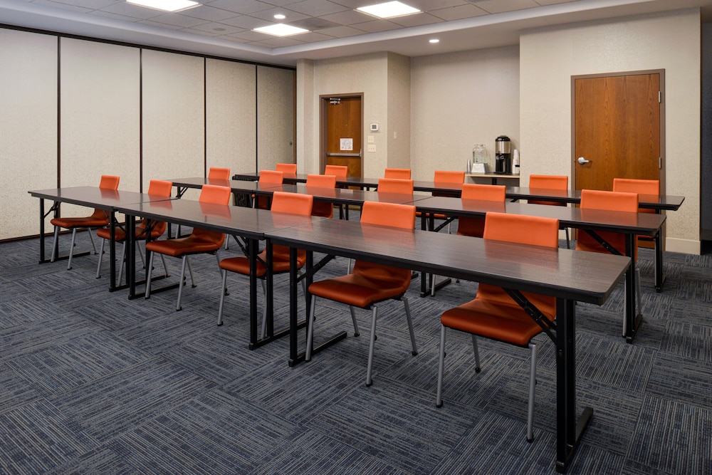 Holiday Inn Express & Suites Pueblo North by IHG - photo 50