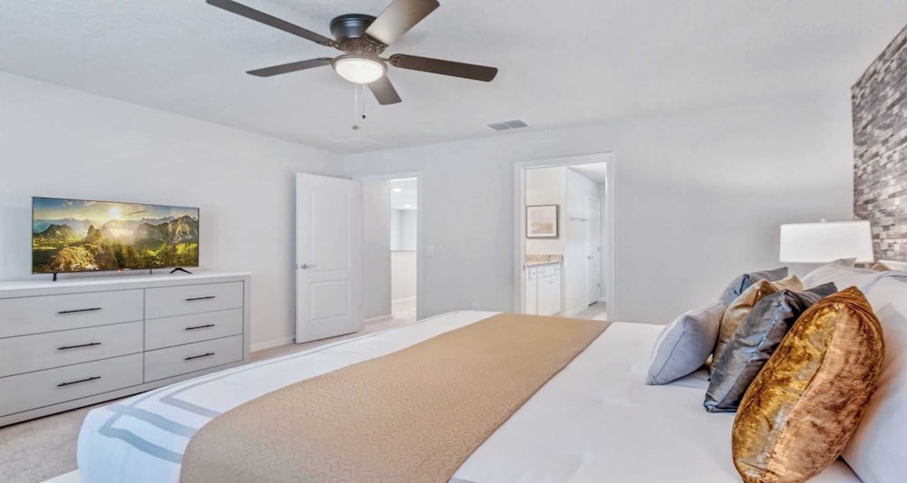 Extraordinary 5BR Private Pool Near Disney Area - photo 7