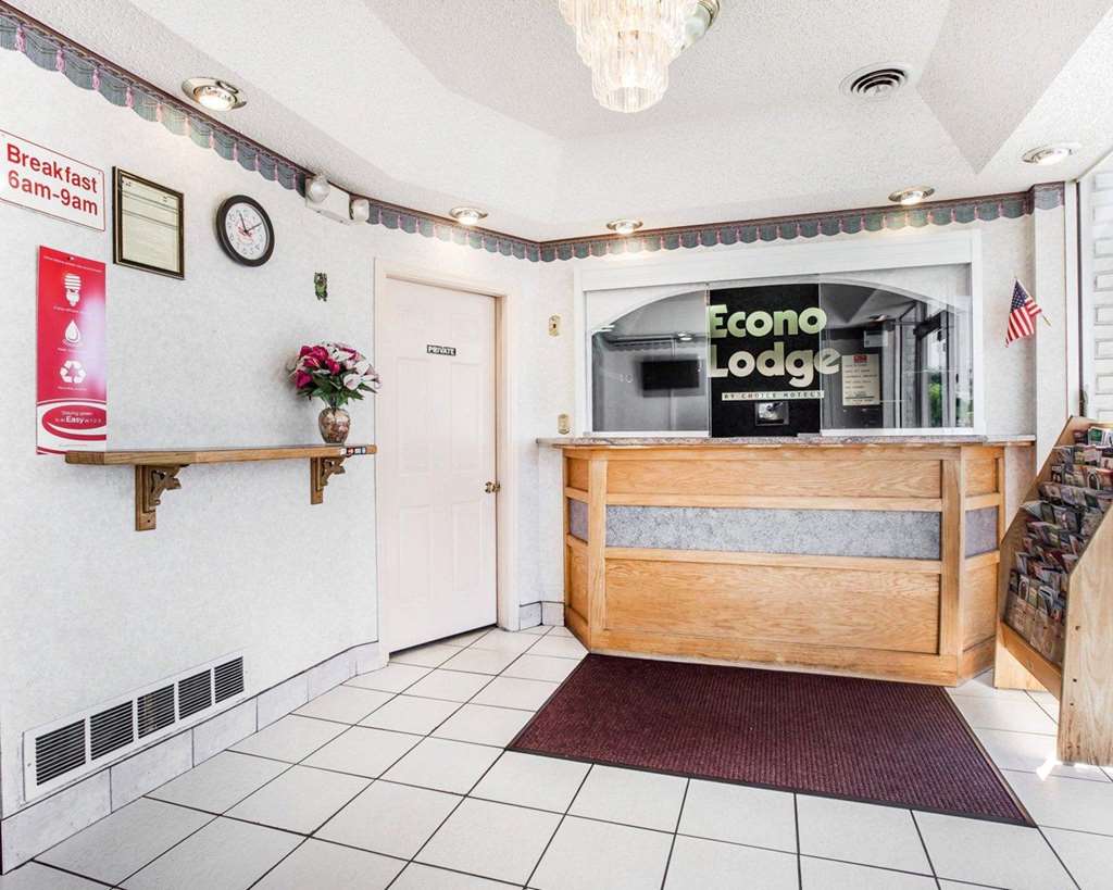 Econo Lodge McDonough South - photo 7