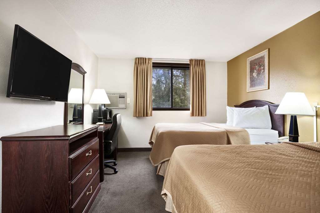 Travelodge by Wyndham La Porte Michigan City Area - photo 12