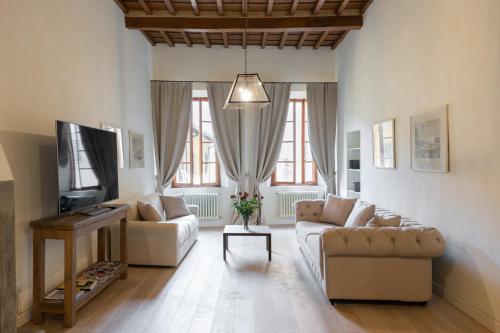 Pure Luxury In Oltrarno Florence — 4-Star Luxury Hotel in Florence, Italy