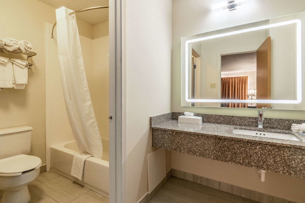 Quality Inn Bloomsburg - photo 28