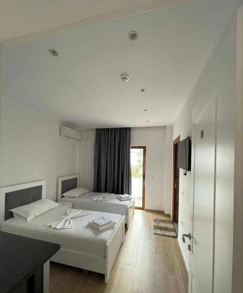 Marilena's Garden - last minute hotel in Ksamil