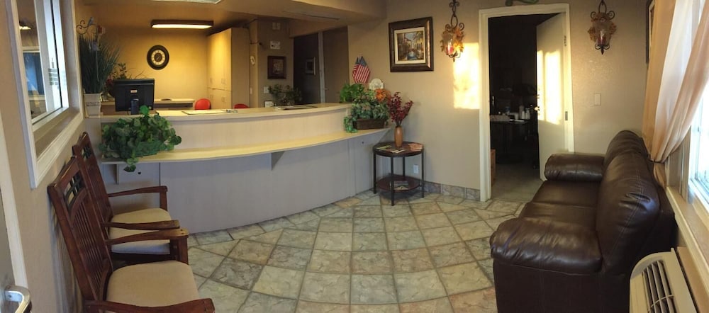 Hilltop Inn & Suites - featured photo