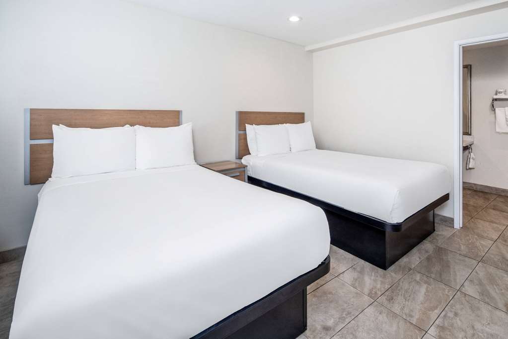 Super 8 by Wyndham Bakersfield CA - photo 18