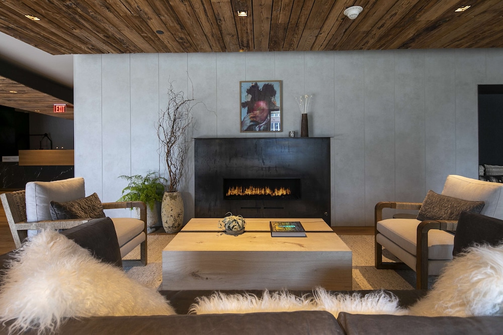 The Lloyd Stamford Tapestry Collection by Hilton - featured photo