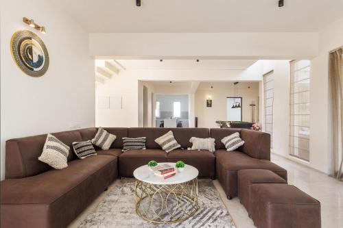 Golfing Twins Villa by StayJadeGardenRetreat8BHK — Hosur — photo 3