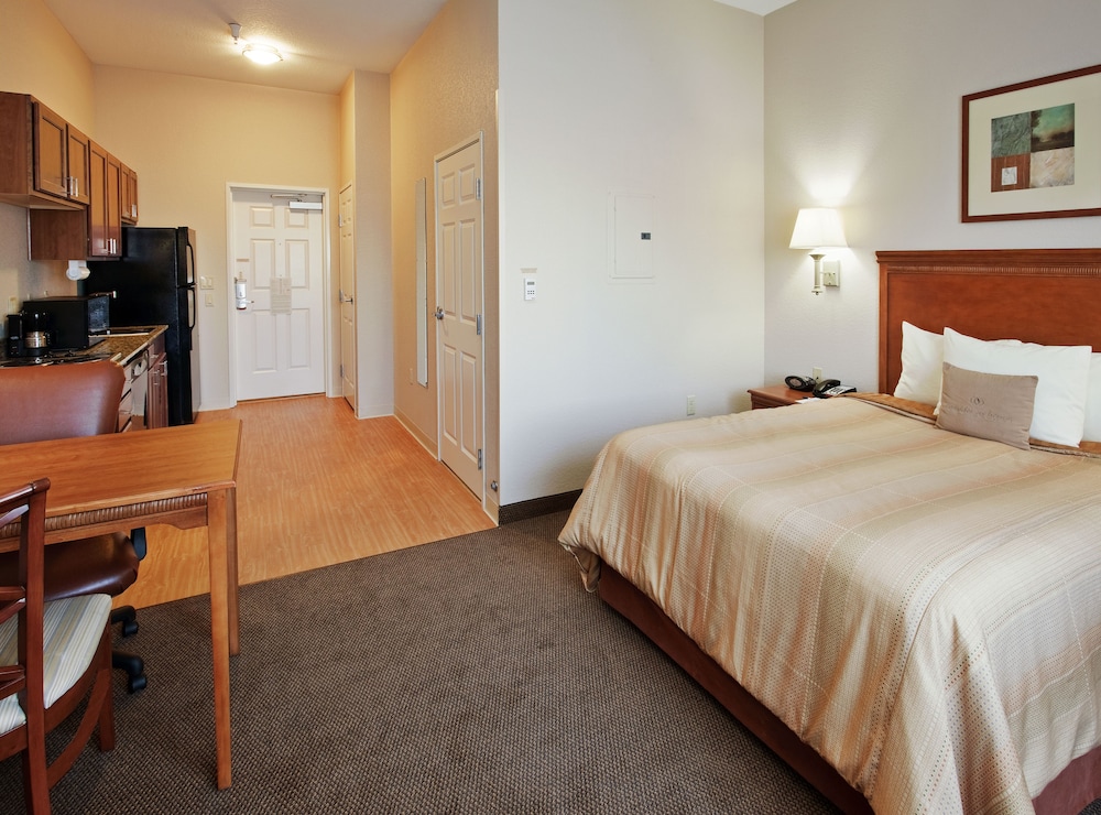 Candlewood Suites Turlock an IHG Hotel - photo 3