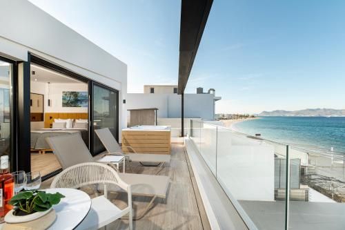 SoleLuna 2 On the Beach Hot Tub Smart Home — 4-Star Luxury Hotel in Kos, Greece