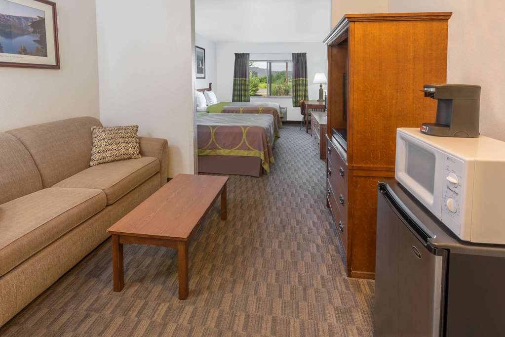 Super 8 by Wyndham Central Pt Medford - photo 11