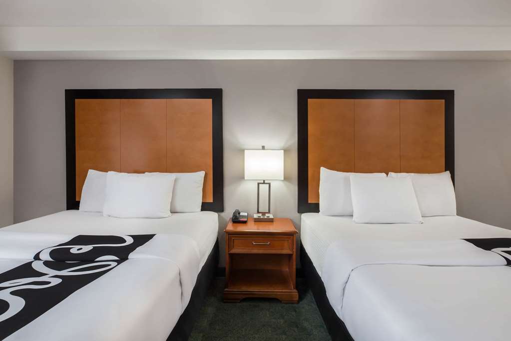 La Quinta Inn by Wyndham Everett - photo 19