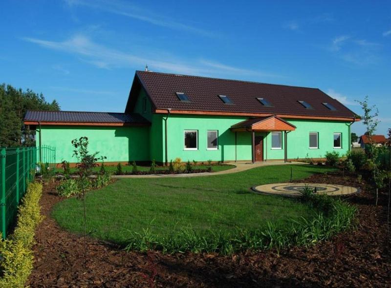 Pokoje Pod Lasem — hotel in Stepnica