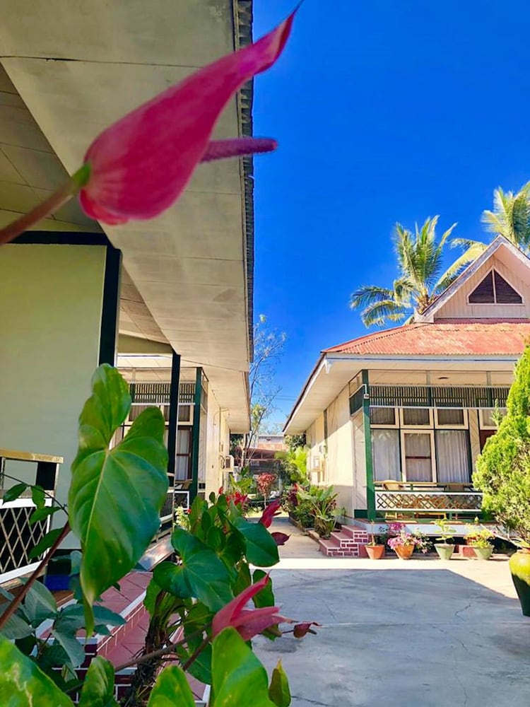 Nanda Wunn Hotel Hostel in Nyaungshwe, Myanmar
