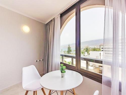 Cozy Central Studio Parque Santiago II in Playa De Las Americas, Spain