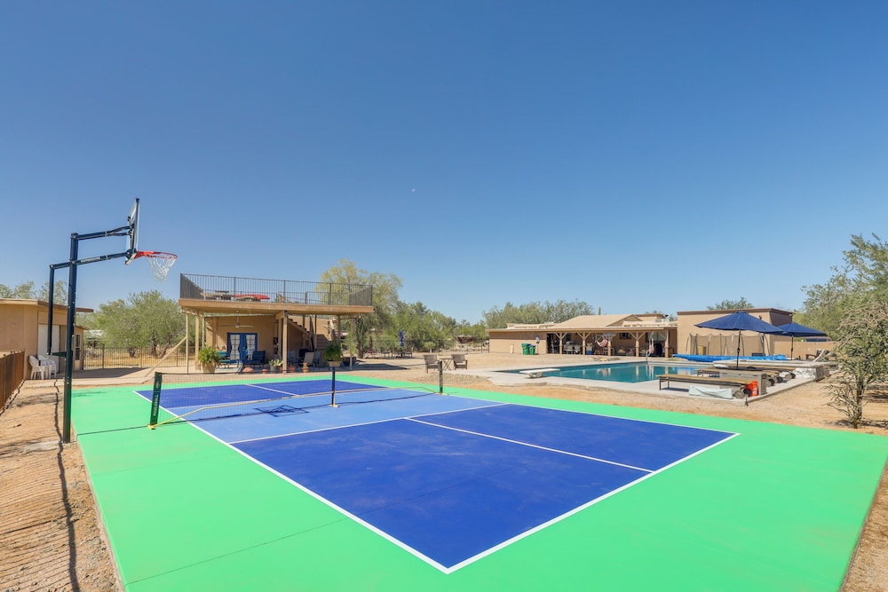 Oro Valley Retreat w Pool Spa & Rooftop Views - photo 27
