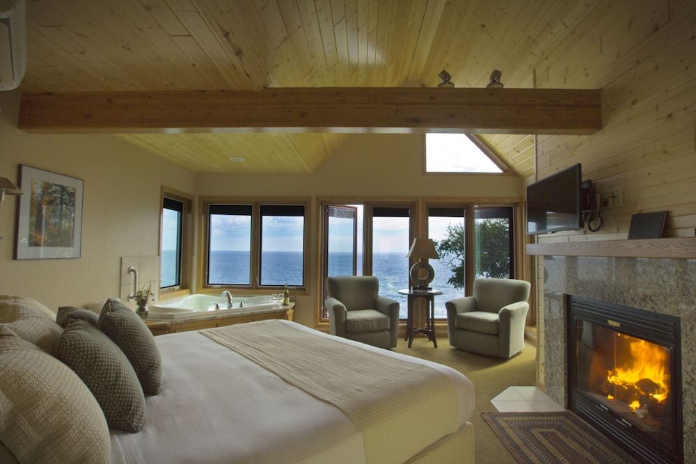 Bluefin Bay on Lake Superior - photo 10
