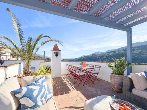 Casa Buena Vista near Granada — 4-Star Luxury Hotel in Albunuelas, Spain