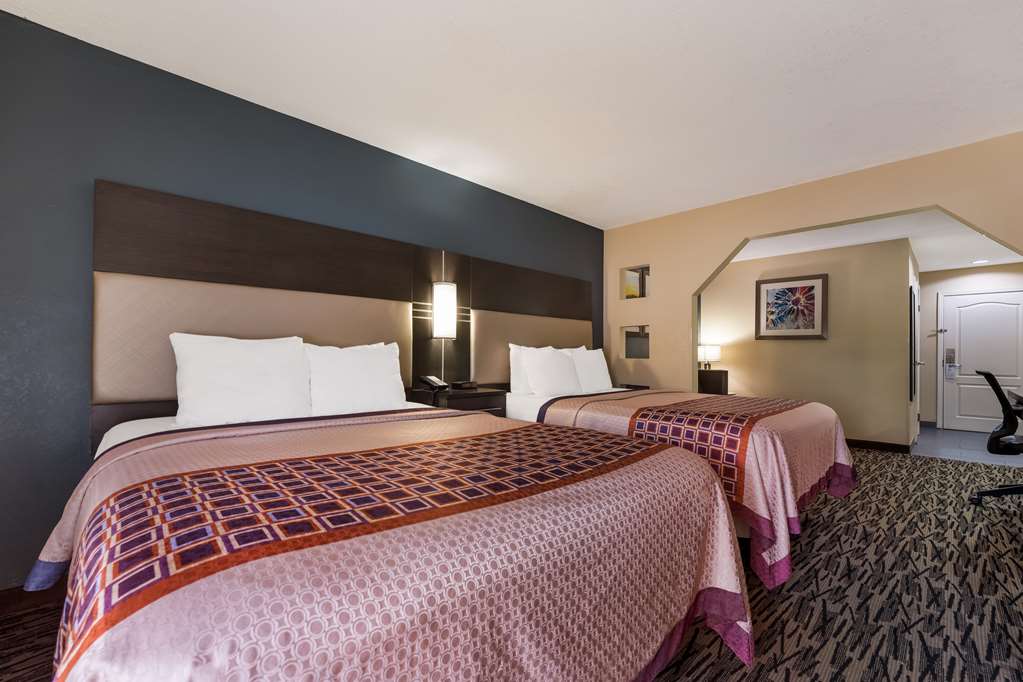 Best Western Bradbury Inn & Suites - photo 16