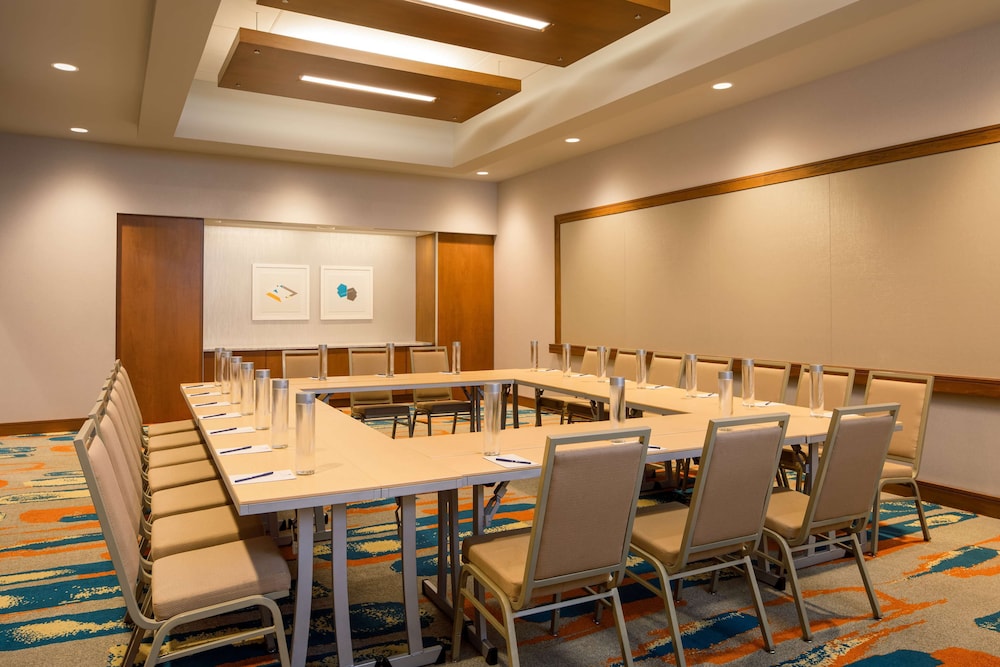 DoubleTree by Hilton Pittsburgh Cranberry - photo 105